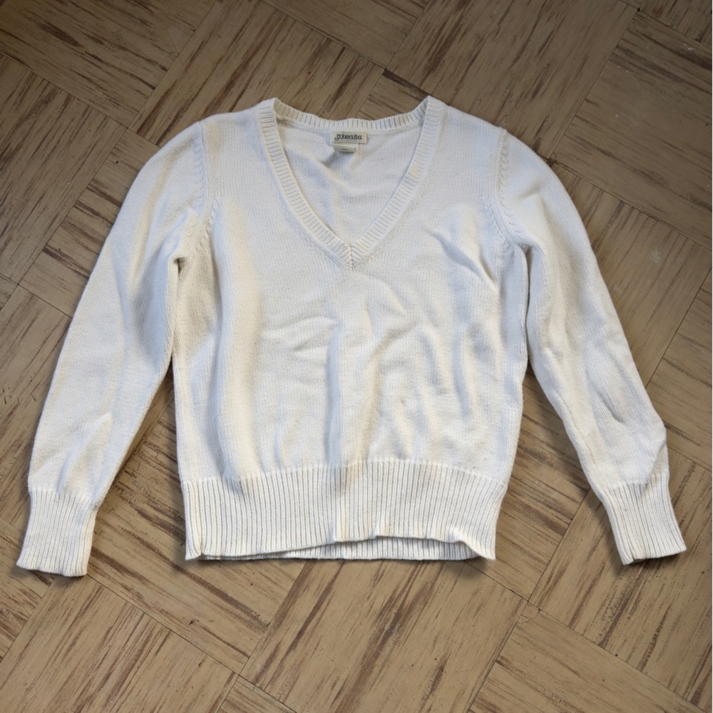 St. John's Bay Women's Cream V-Neck Sweater